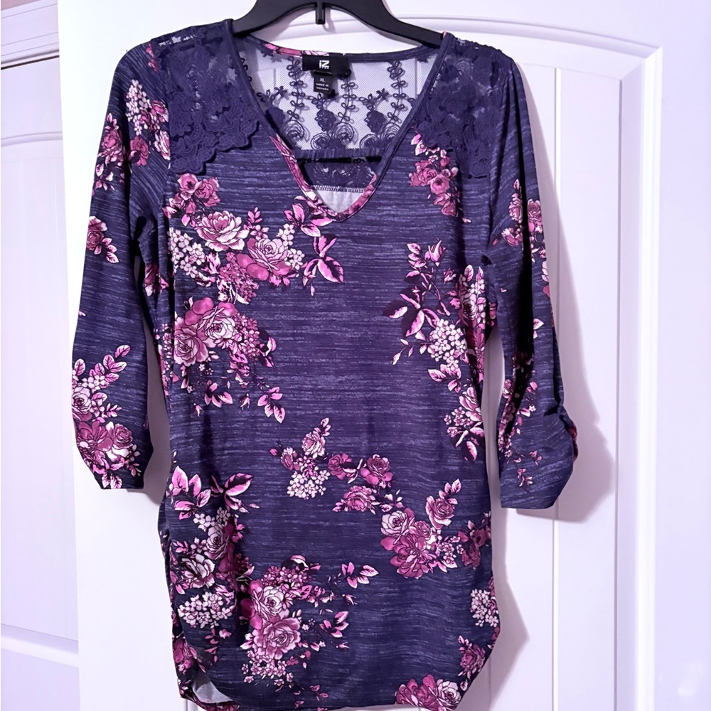 Iz Byer Pink and Red 3/4 Sleeve Fitted Blouse